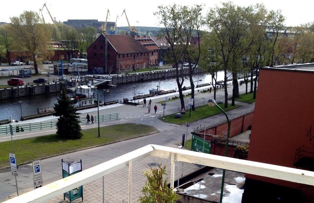 Central Apartament Klaipeda Bagian luar foto